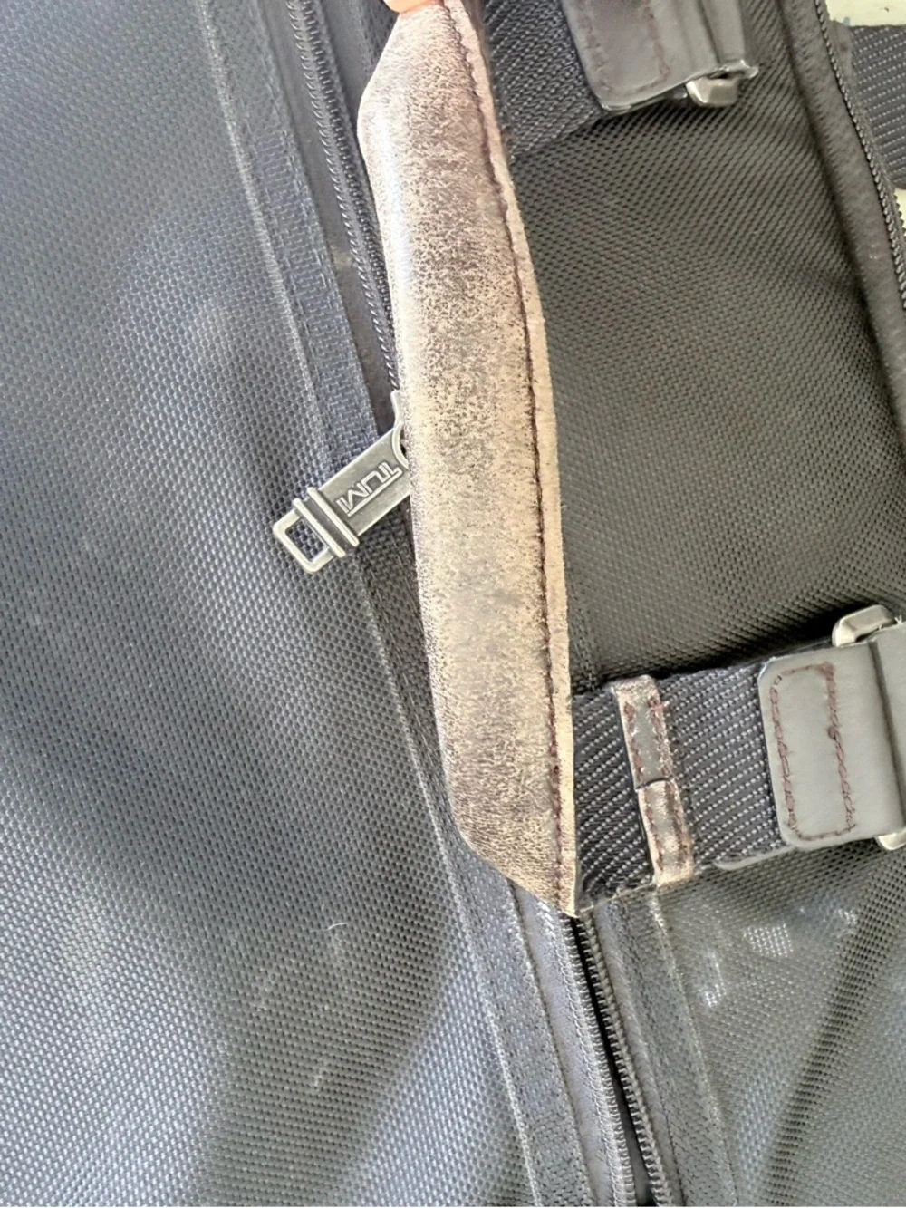 Tumi Black& Brown Medium Nylon & Leather Briefcase Messenger Bag